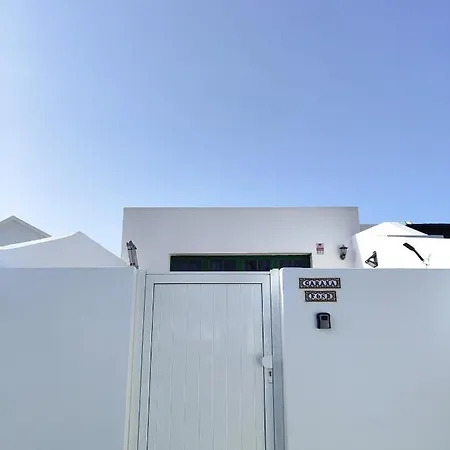 Private In A Great Location In With Shared Pool *