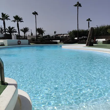 Private In A Great Location In With Shared Pool Apartment Playa Blanca (Lanzarote)