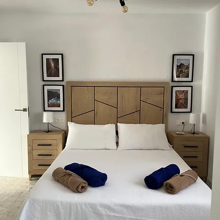 Private In A Great Location In With Shared Pool Apartment