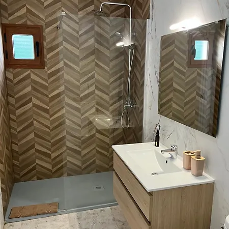 Private In A Great Location In With Shared Pool *